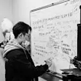 김민건