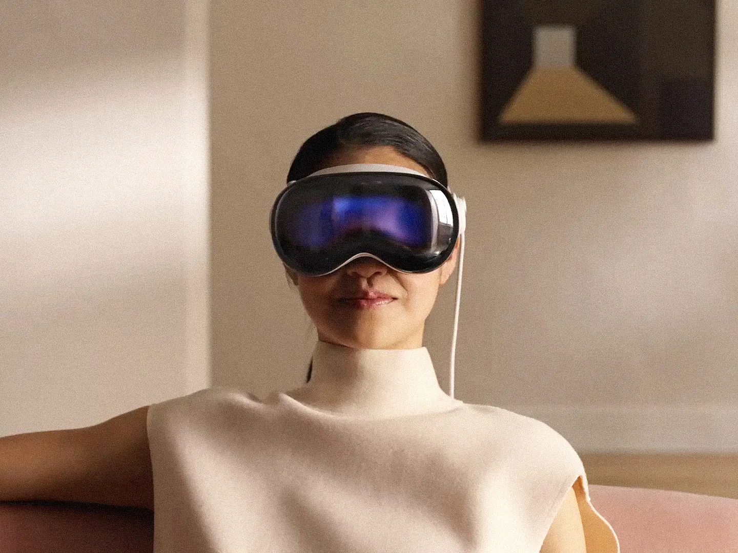 Objects-in-Apple’s-Vision-Are-Closer-Than-They-Appear-Gear.jpeg