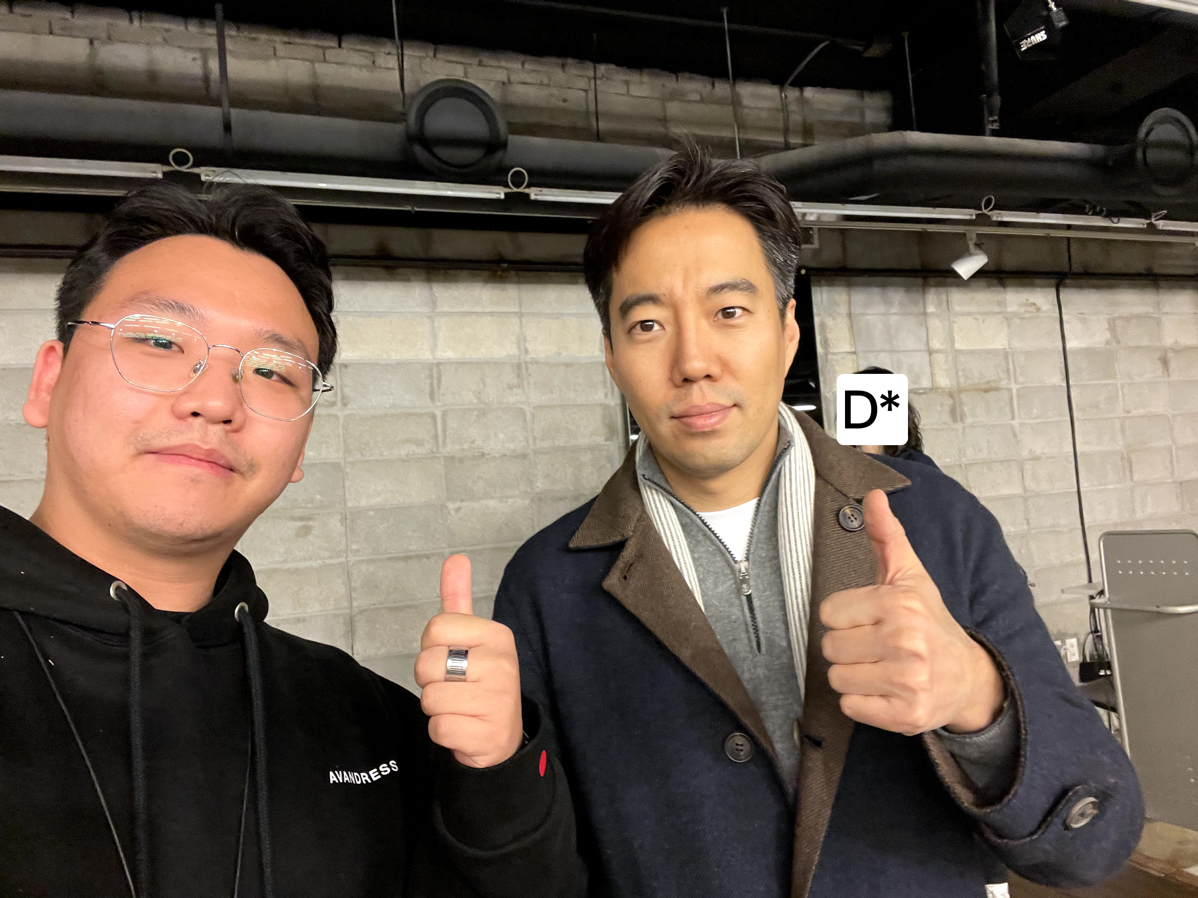 센드버드 오피스 아워에서 촬영한 김동신 대표님과 권도언의 셀카