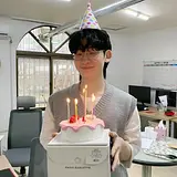 장우석